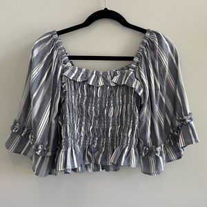 Angie puffy sleeve top - size medium